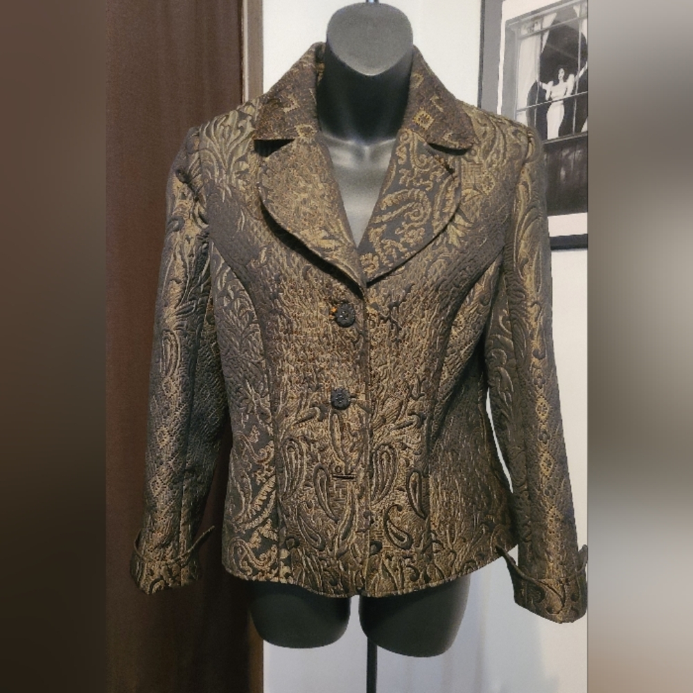 Andre Oliver Elegant Black and Gold Blazer